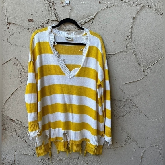Show Me Your MuMu Delphina Rugby Distressed Sweater Size M - Picture 4 of 7